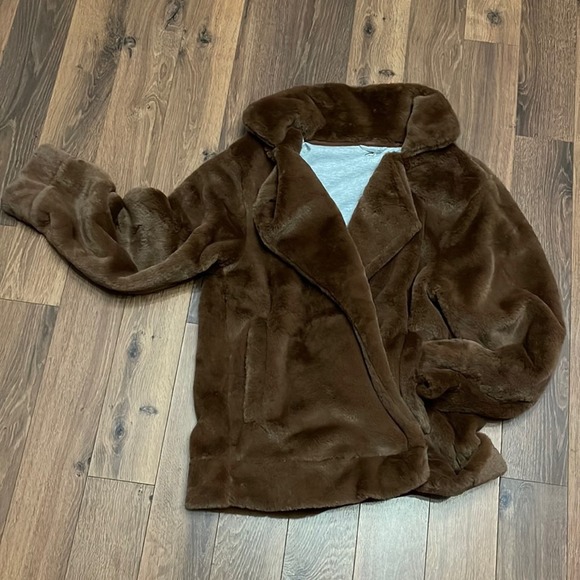 Aerie Faux Fur Teddy brown jacket size small SHIPS SAME DAYl - Picture 2 of 8